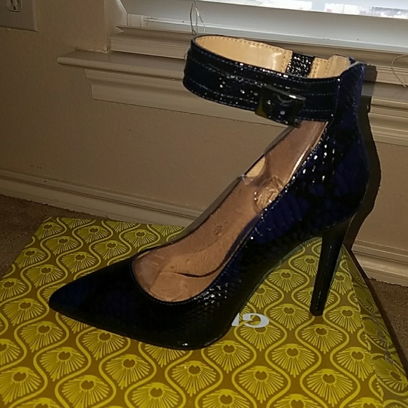 Pumps - Picture 1 of 5